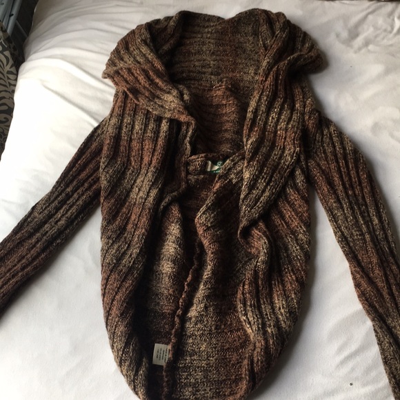 Sweater - Picture 1 of 2